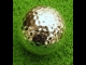 silberfarbener Golfball CLUB